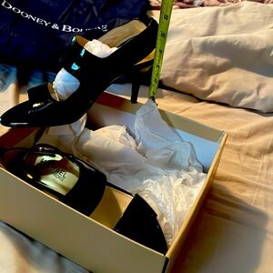 Michael Kors black patent leather sling back pump